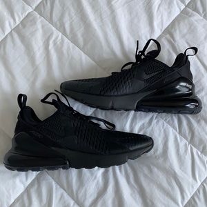 NWOT NIKE AIR MAX 270 Size 8